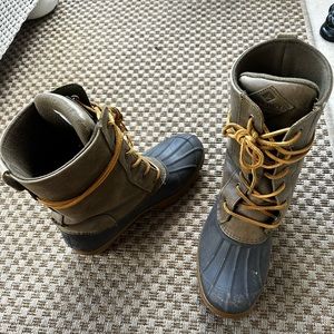 Womens sperry boots. Size 9